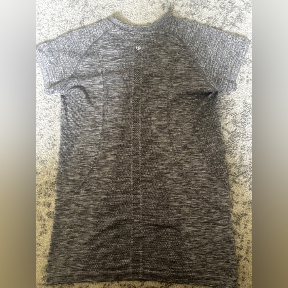 Lululemon Heather Grey Swiftly Tech T- Shirt Size: 10